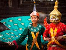 cambodian_national_dress_Angkor_Wat